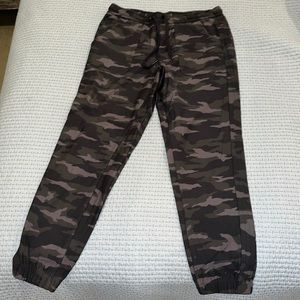 Athleta joggers, camo, size: 6